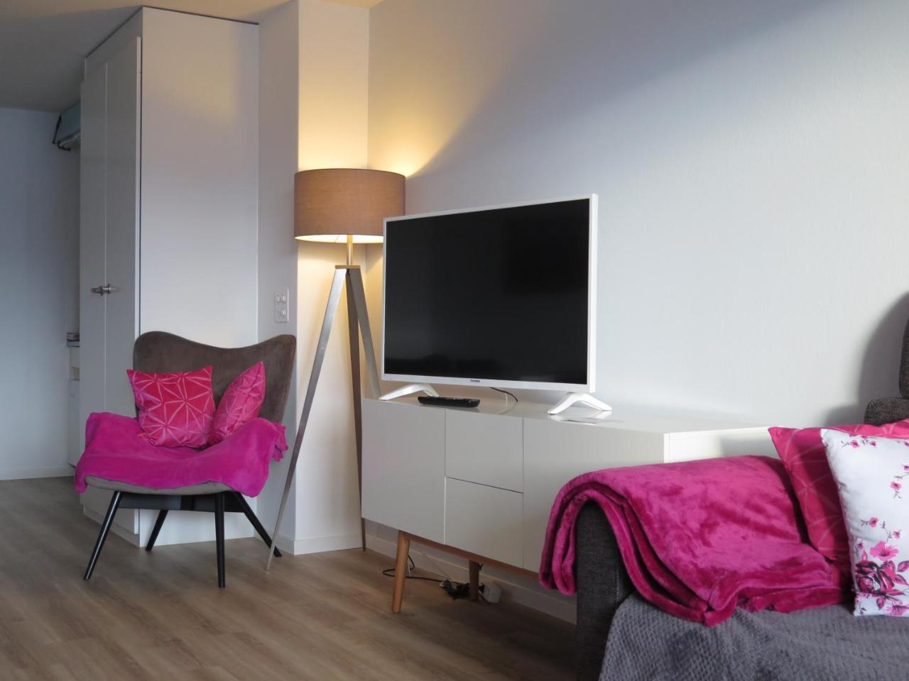 Swiss Seeblick Apartment Mit Hotelanbindung Beatenberg Bagian luar foto